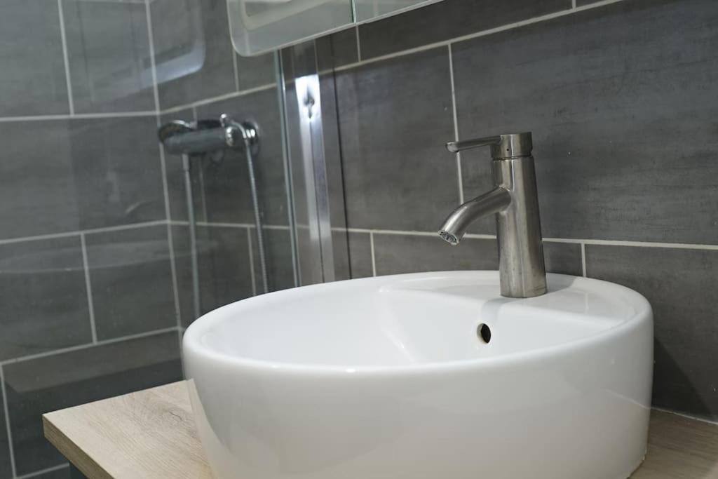 2 Bedrooms- 20' Paris - 25' Disneyland - Wifi Villiers-sur-Marne Extérieur photo